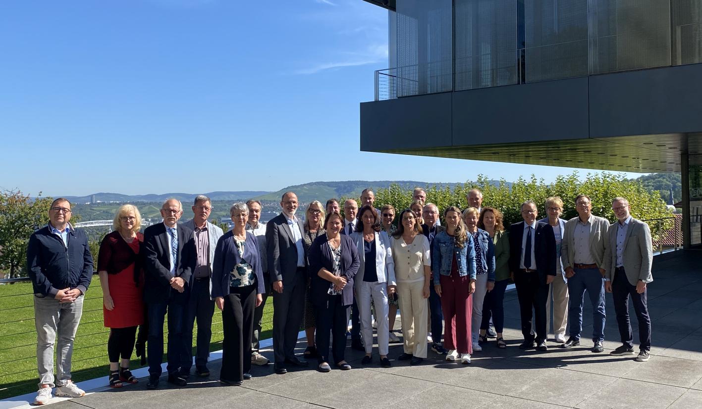 Frau Ministerin Schopper und die Delegierten der Mitgliedsverbände der KSD